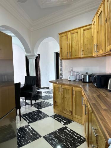 dapur, Yamzo's Apartments in Brufut