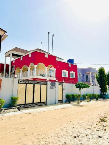 Pemandangan luar, Yamzo's Apartments in Brufut