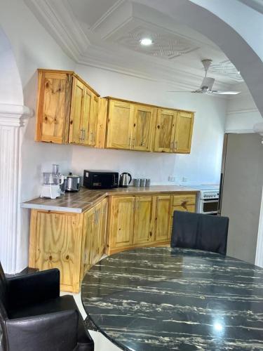 dapur, Yamzo's Apartments in Brufut