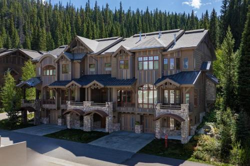 Vista exterior, Iron Horse Manor home in Winter Park (CO)