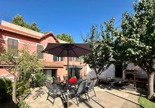 Exterior view, Casa Terra Rossa in Saint-Just