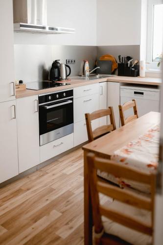 virtuve, Apartmán U sklepů (Apartman U sklepu) in Hovorany