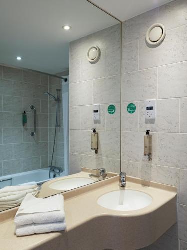 605395751 Holiday Inn Liverpool City Centre by IHG