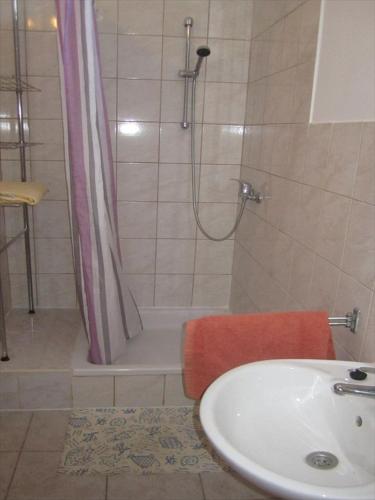 Holiday home Andro - with parking - image 14