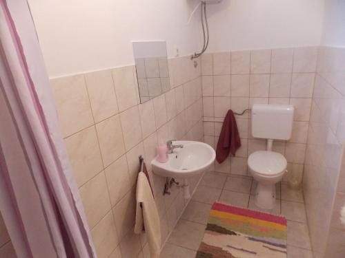Holiday home Andro - with parking - image 9