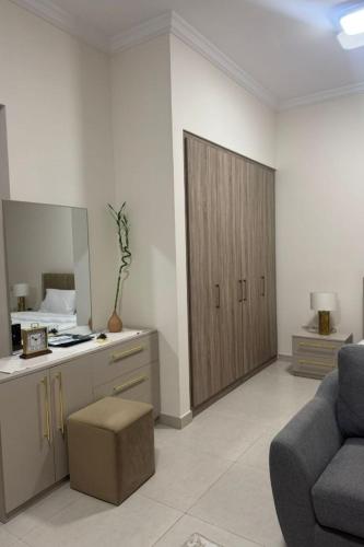 Hayyak Stunning Studio Mirdif Hills, Dubai (foto 4)
