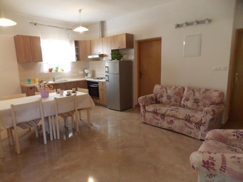 Holiday home Andro - with parking - image 2