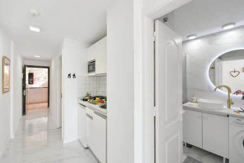 Apartment with Balcony image 10