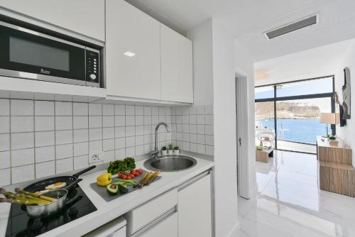 Apartment with Balcony image 7