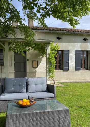 Le Petit Four à Pain cottage Montguyon