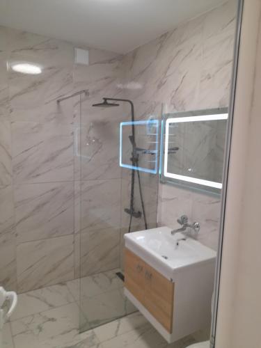 The white suite, Sofia (Foto 2)