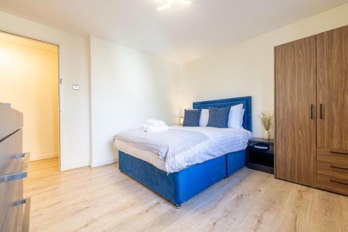 Belfast Quarters - Albert clock