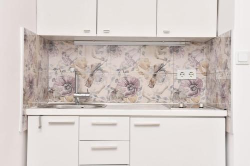 Charming Studio in City Center-Excellent Location - image 2