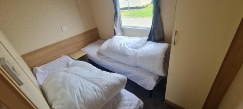 Collett 3 Bed Caravan Sleeps 6 with WiFi, Rhyl