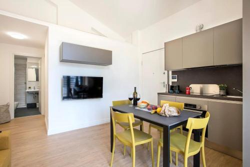 Urban Oasis near Termini with Patio, int1b, Rzym (zdjęcie 4)