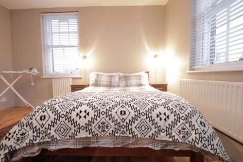 Henley Apartments 4