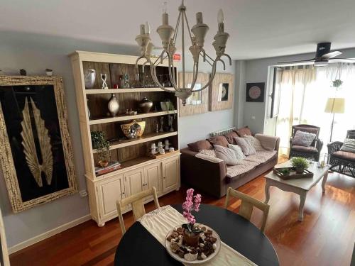 Triplex Deluxe con terrazas al Pirineo y Golf, Sabiñánigo