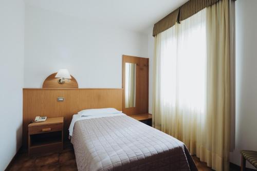 1 twin bed