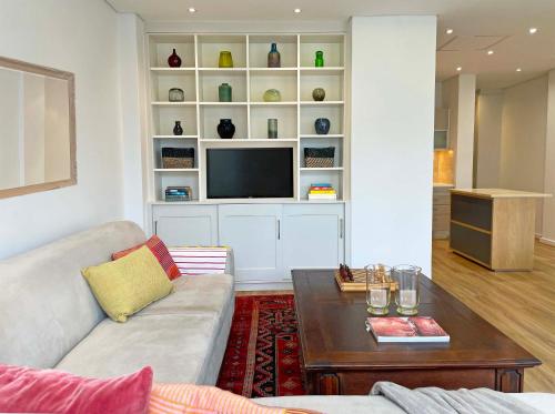 Mandela Rhodes Place Mountain Views Apartment CBD - image 3