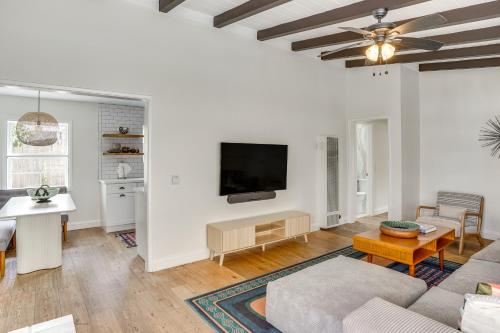 Cottage half Mi to San Clemente City Beach with Patio in San Clemente, USA