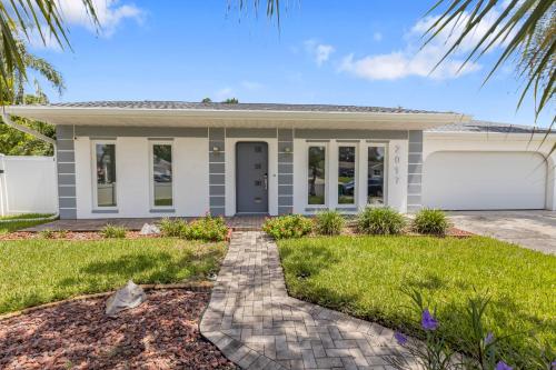 A szálláshely kívülről, Relaxing Coastal Comfort - Heated Pool in Historic Bayview