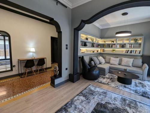 Momentum Apartment, Афины