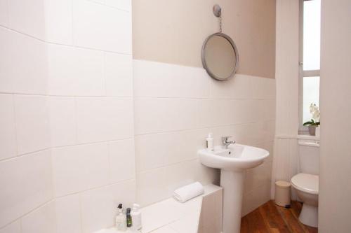 Beautiful 2 Bed Apartment Rose St, Glasgow (zdjęcie 10)