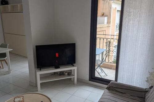 T2 ouvert à 5 min des plages, au calme, avec balcon et garage T2 ouvert à 5 min des plages, au calme, avec balcon et garage