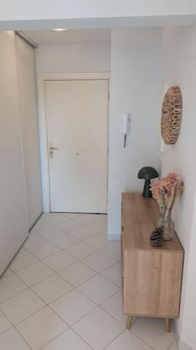 T2 ouvert à 5 min des plages, au calme, avec balcon et garage T2 ouvert à 5 min des plages, au calme, avec balcon et garage