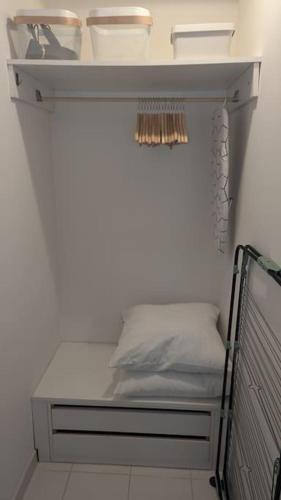 T2 ouvert à 5 min des plages, au calme, avec balcon et garage T2 ouvert à 5 min des plages, au calme, avec balcon et garage