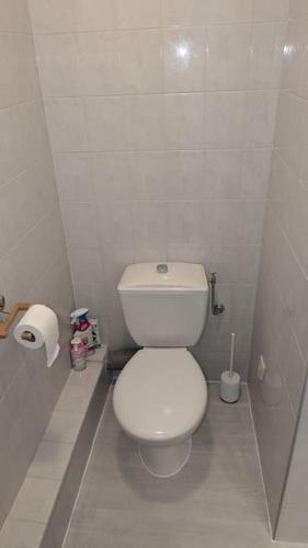 T2 ouvert à 5 min des plages, au calme, avec balcon et garage T2 ouvert à 5 min des plages, au calme, avec balcon et garage