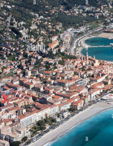 T2 ouvert à 5 min des plages, au calme, avec balcon et garage T2 ouvert à 5 min des plages, au calme, avec balcon et garage
