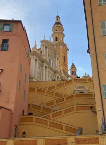 T2 ouvert à 5 min des plages, au calme, avec balcon et garage T2 ouvert à 5 min des plages, au calme, avec balcon et garage