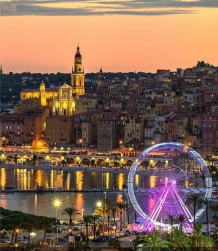 T2 ouvert à 5 min des plages, au calme, avec balcon et garage T2 ouvert à 5 min des plages, au calme, avec balcon et garage
