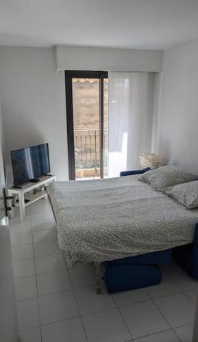 T2 ouvert à 5 min des plages, au calme, avec balcon et garage T2 ouvert à 5 min des plages, au calme, avec balcon et garage