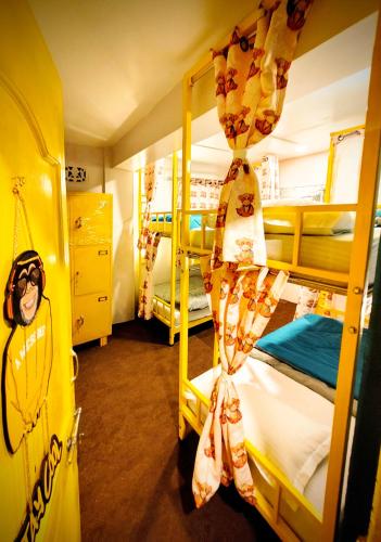 1 bunk bed
