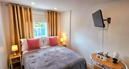 Claire Double Room 5