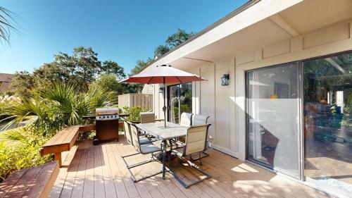 646 Queens Grant - image 14