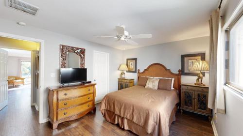 646 Queens Grant - image 4