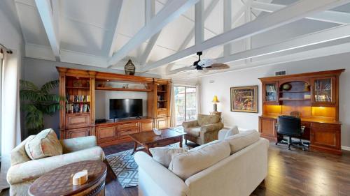 646 Queens Grant - image 13
