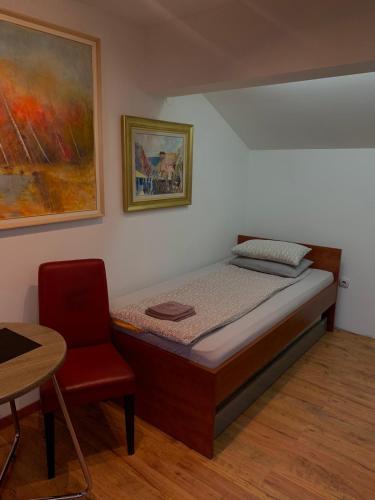 Apartments Iva Shop - image 3