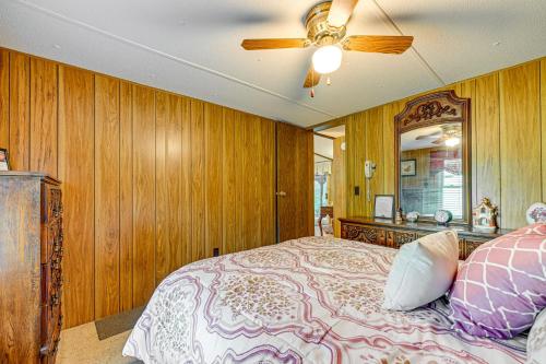 Creek Access and Spacious Yard Quiet Sylva Home! Creek Access and Spacious Yard Quiet Sylva Home!