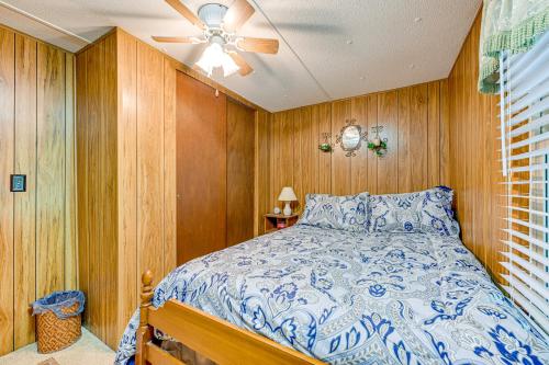 Creek Access and Spacious Yard Quiet Sylva Home! Creek Access and Spacious Yard Quiet Sylva Home!