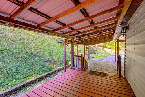 Creek Access and Spacious Yard Quiet Sylva Home! Creek Access and Spacious Yard Quiet Sylva Home!