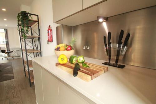 FT6 Aldgate Apartments - image 6
