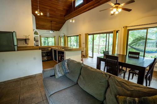 Casa Rilla - Big Creek, Isla Colon