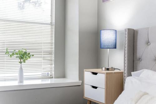 2710 Cozy near IKEA Downtown Zoo 12 people in Houston, USA