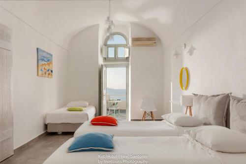 3 twin beds