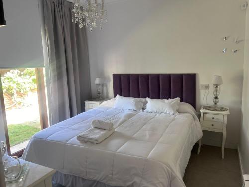 1 queen bed, 2 twin beds
