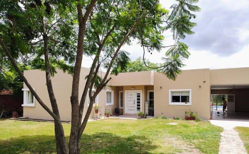 Casa con piscina y parque en Salta , zona aeropuerto near Martín Miguel de Güemes International Airport